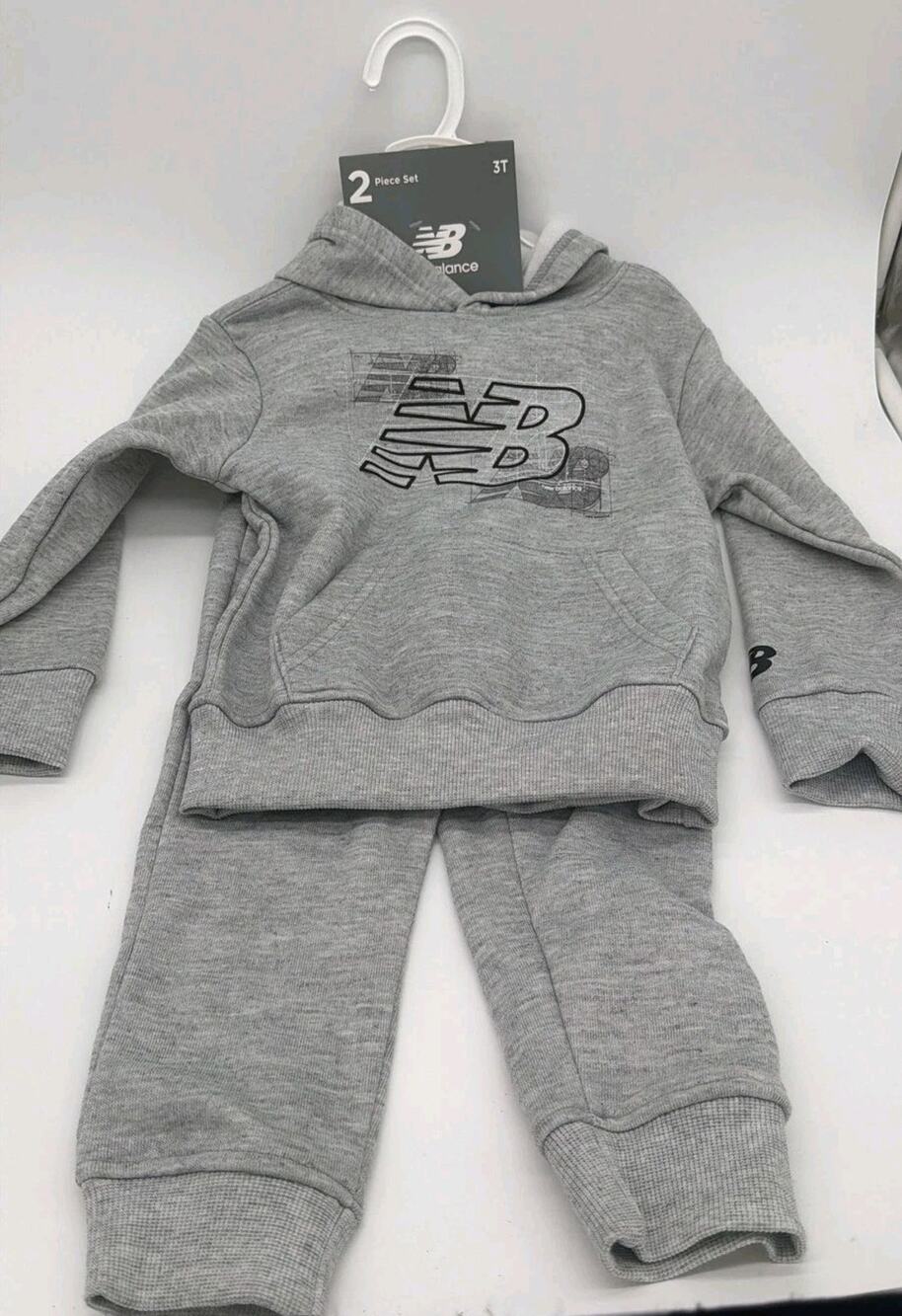 New Balance Sweatsuit Set Kids Size 3T Gray Fleece Hoodie Jogger Pants Logo NEW